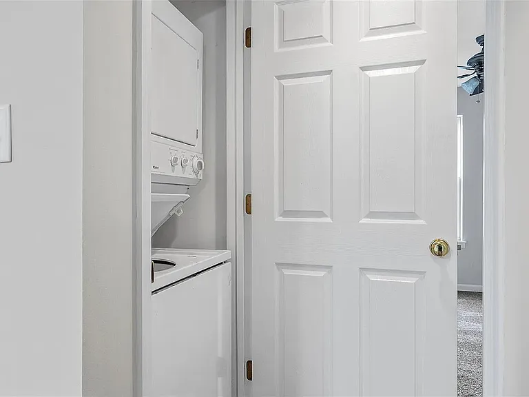 111 Saravalle Dr — Photo 16