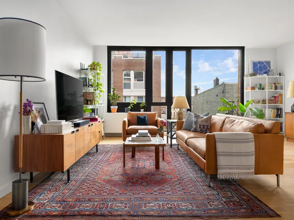 70 Berry St APT 5G, Brooklyn, NY 11249