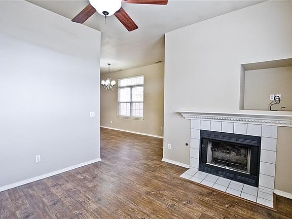 5th image of 765 Founders Park Dr E