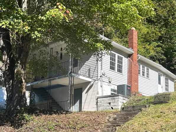 1048 Ridge Ave NW, Norton, VA 24273