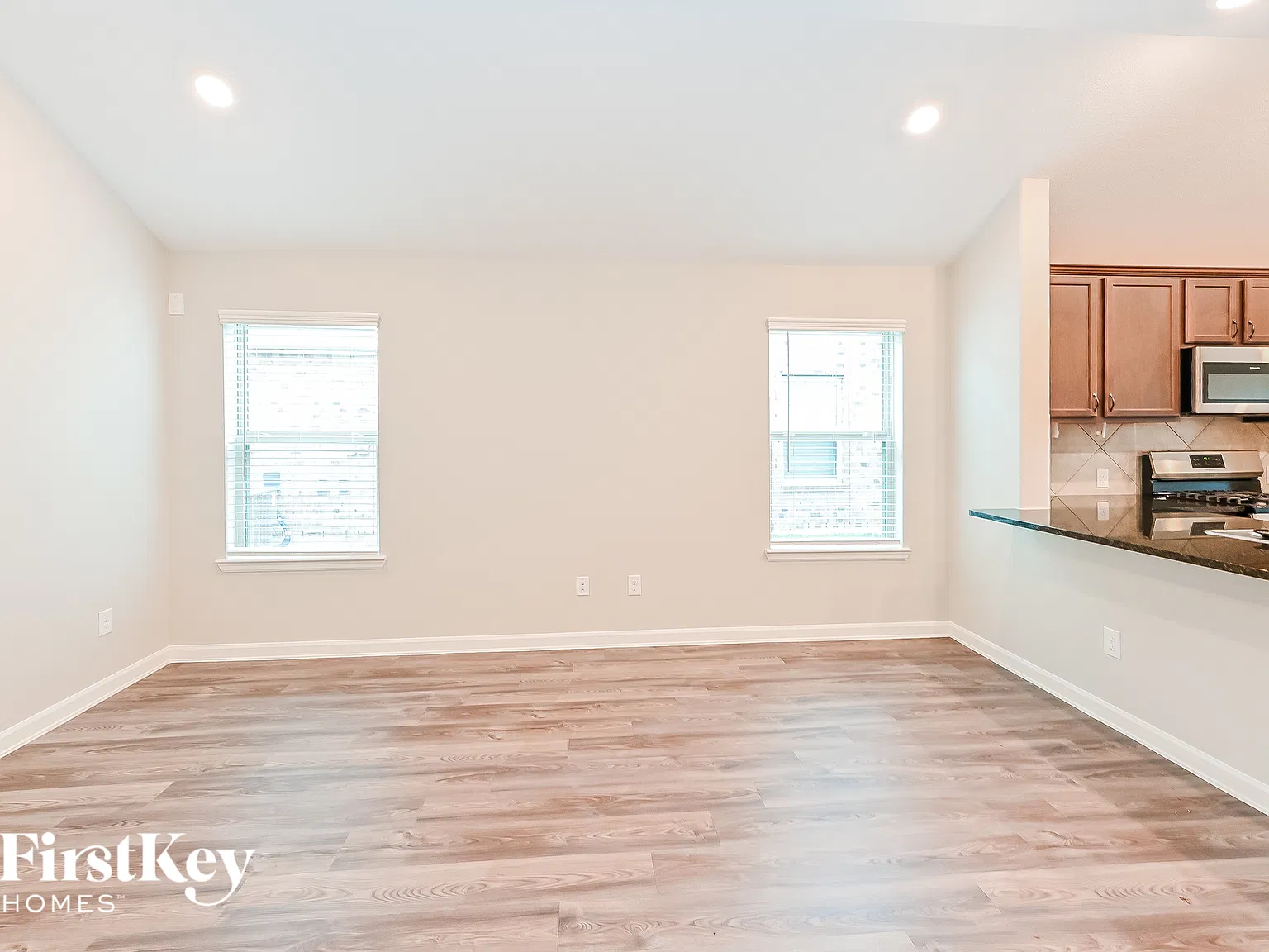 3 bed, 2.0 bath, 1567 sqft, $2,220 — Photo 2