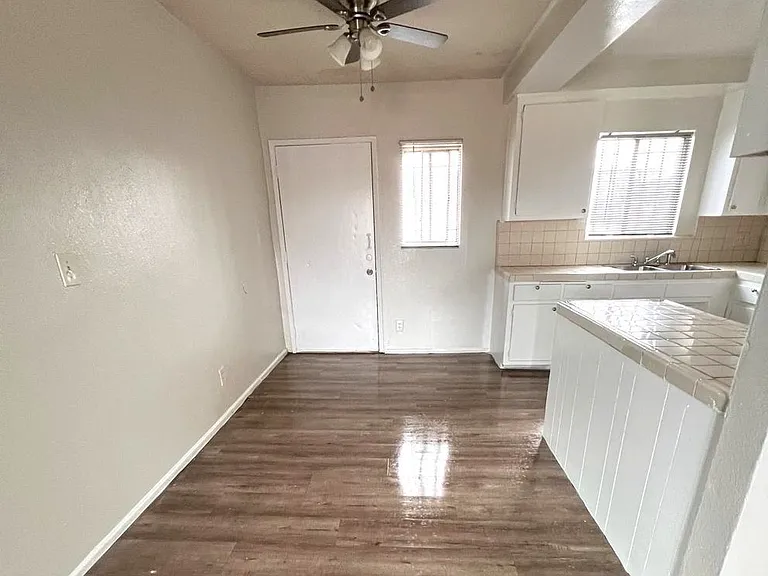 12722 S Figueroa St #9A — Photo 2