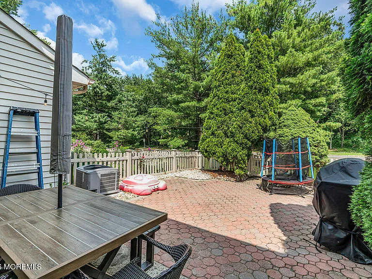 38 Devon Ct — Photo 22