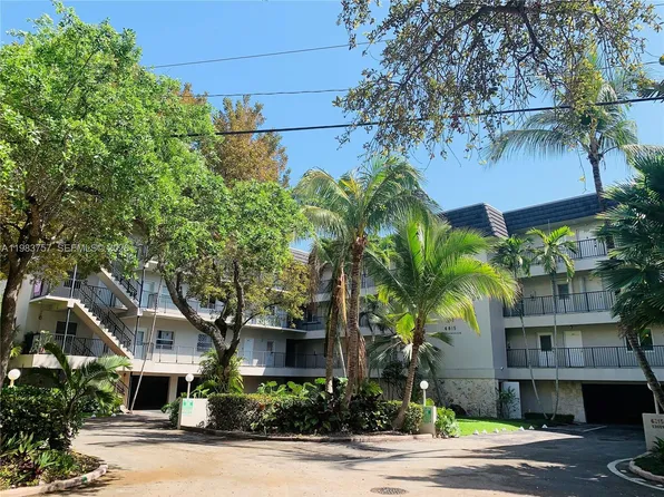6815 Edgewater Dr APT 105, Coral Gables, FL 33133