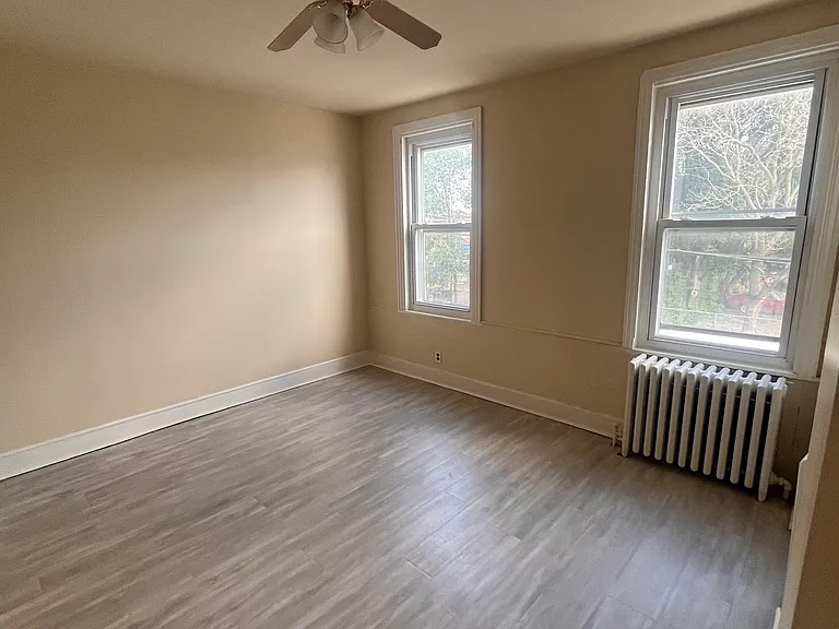 634 W Indiana Ave — Photo 11