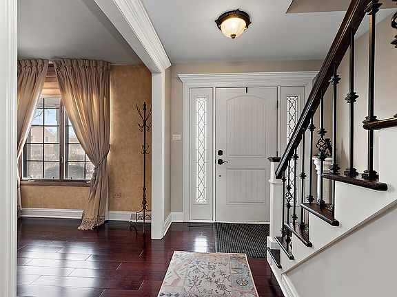 4th image of 8701 Golfview Dr