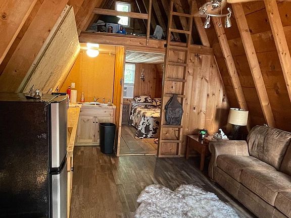 12th image of this home