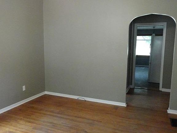 3rd image of 413 N 2nd St