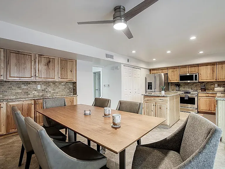4 bed, 2.5 bath, 1584 sqft, $3,300 — Photo 2