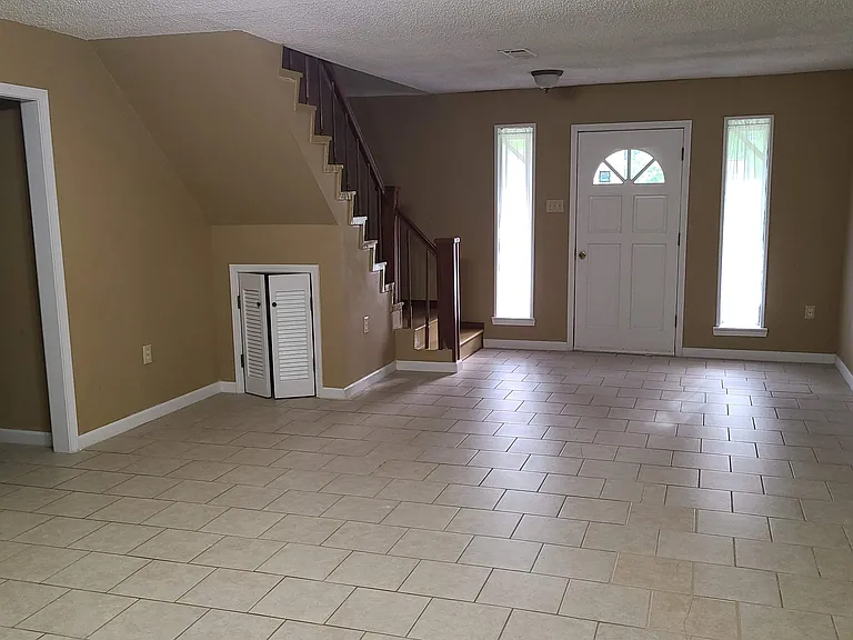 511 Ponderosa Dr — Photo 1