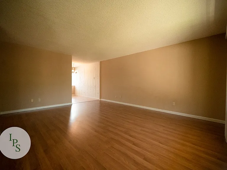5090 N Roosevelt Ave #31 — Photo 4