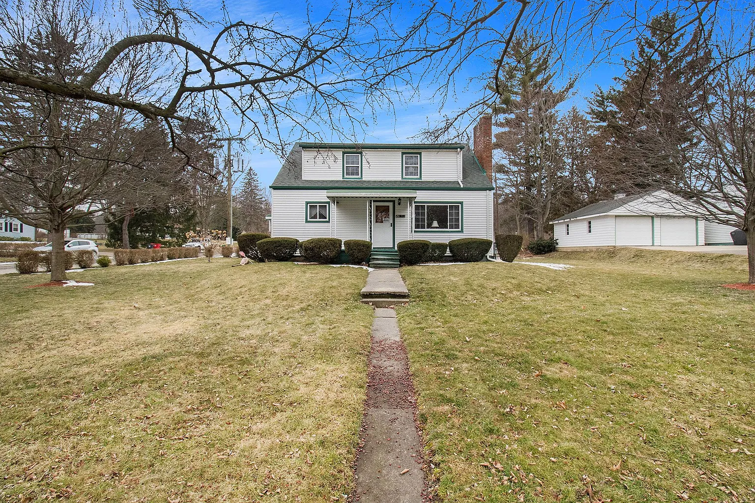 192 Bradley St photo 1