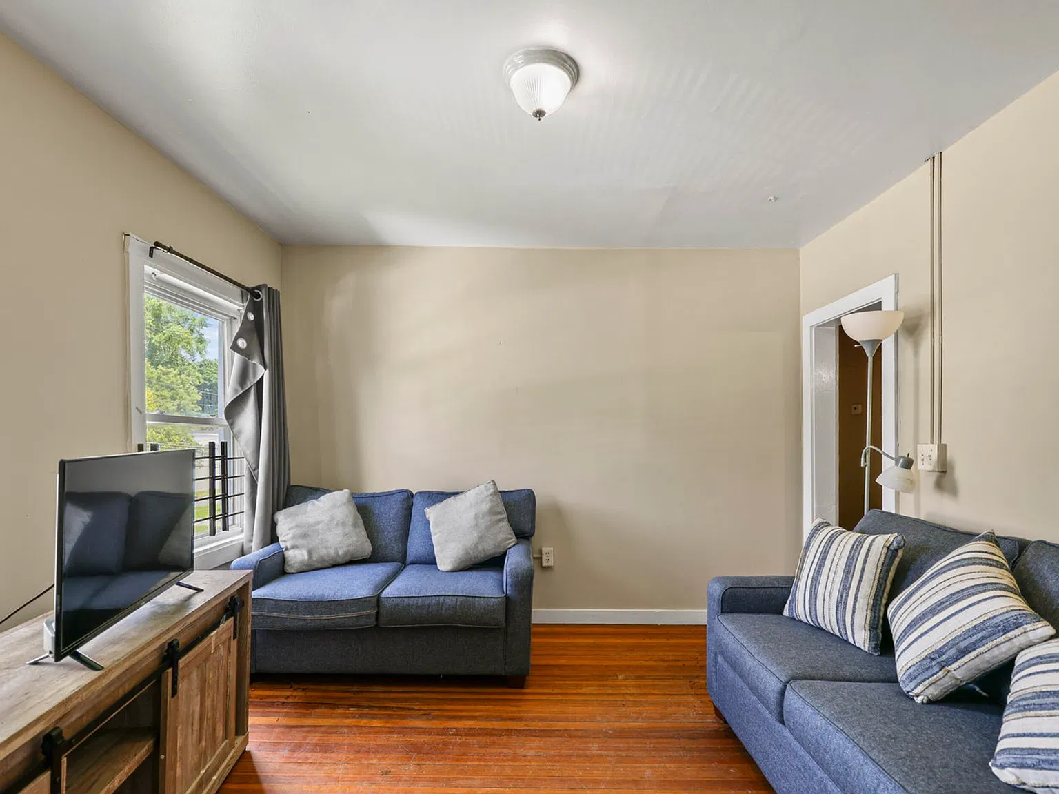 3 bed, 800 sqft, $1,795 — Photo 3