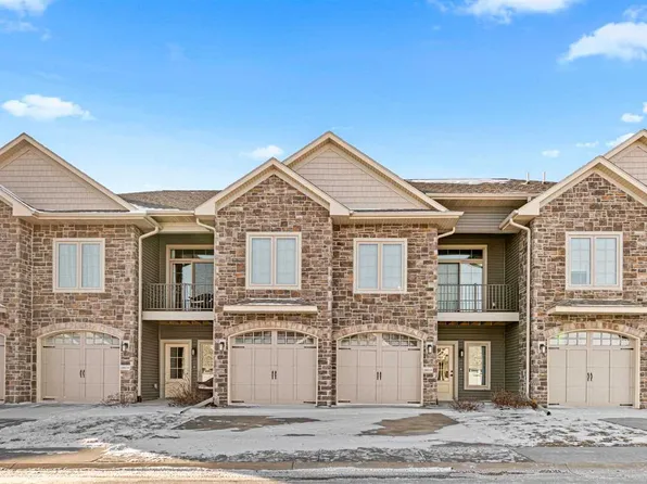 2883 Blue Sage Dr #B, Coralville, IA 52241