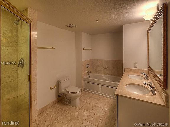 3rd image of 1800 N Bayshore Dr #300