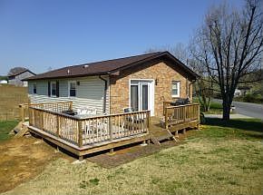 3rd image of 226 Hartman Dr