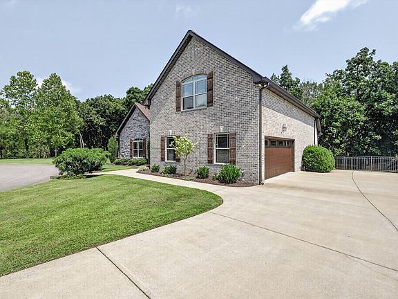 3rd image of 1122 Meriweather Ln