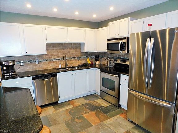 3rd image of 1728 Maxwell Blvd