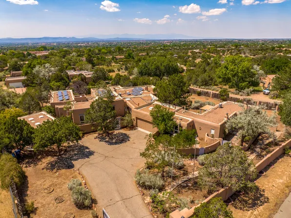 7208 Old Santa Fe Trl, Santa Fe, NM 87505