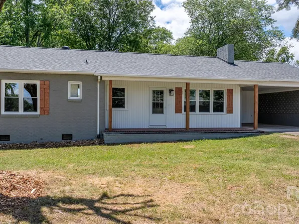 1102 Afton Dr, Lenoir, NC 28645