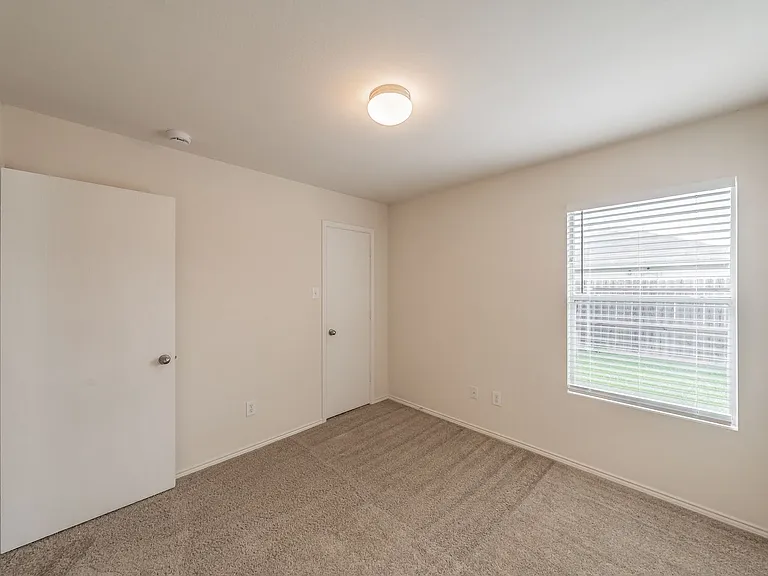 8864 Valley River Dr — Photo 11