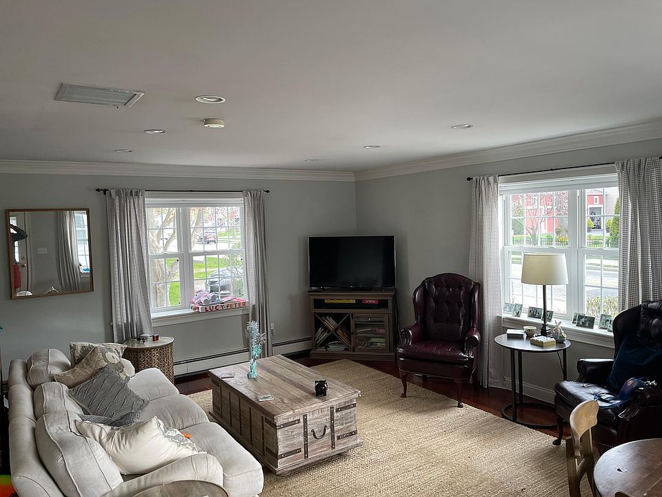 39 South St, Medfield, MA 02052 Zillow