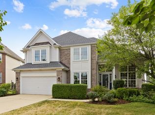 734 Lake Ridge Dr, South Elgin, IL 60177