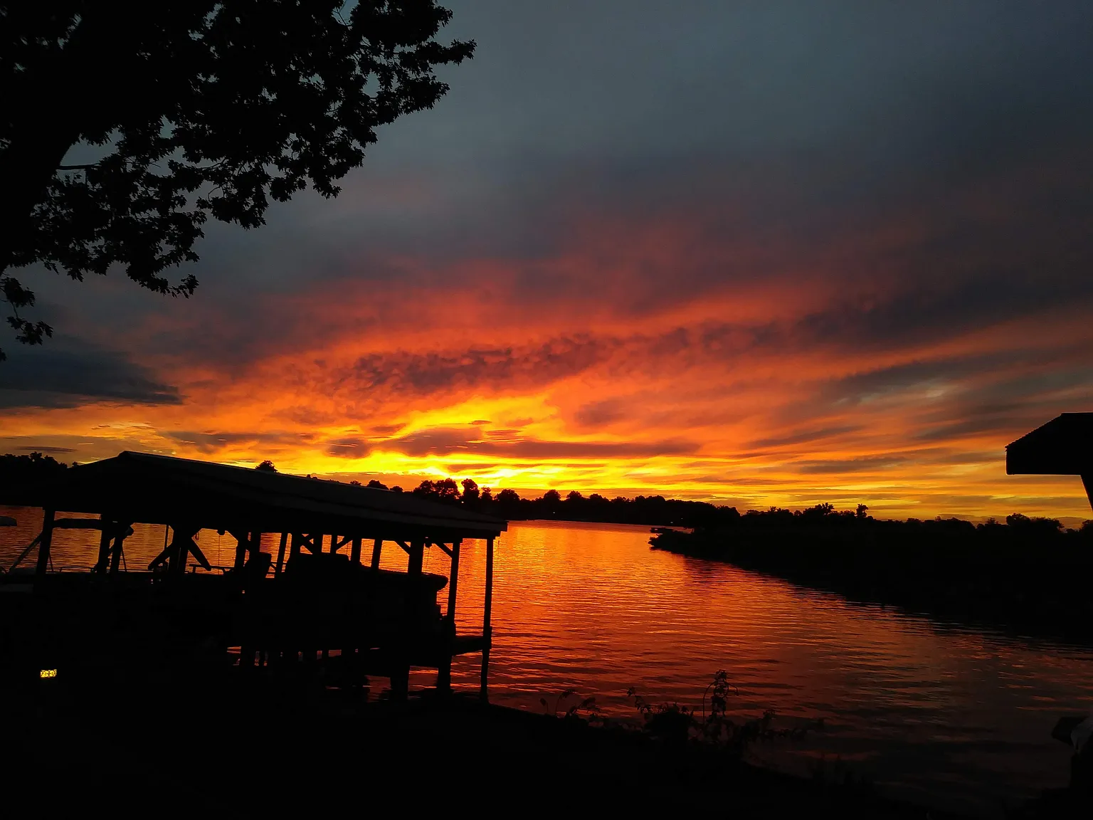 12199 Sunset View Dr NE photo 1