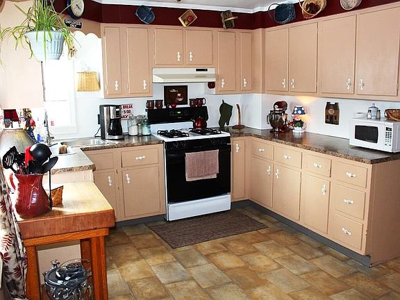 2nd image of 119 W Grove St