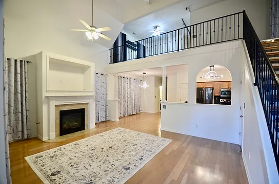 281 Island Bluff Dr — Photo 3