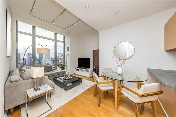 Sold by NestApple, Inc. | media 7