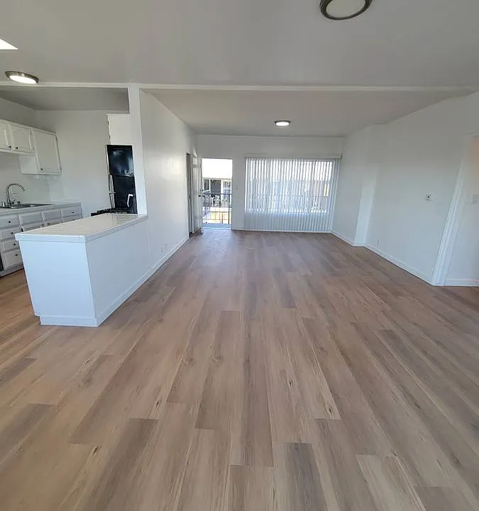 1114 N Clark St #14