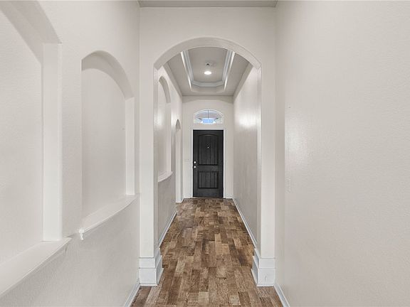 3rd image of 103 Beacon Ln