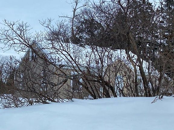 3rd image of 716 Lake Ave NE