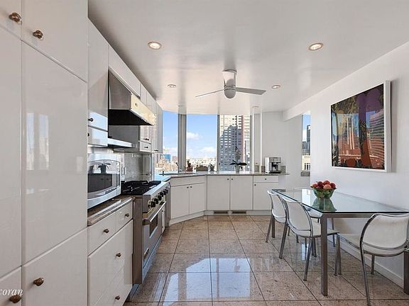 3rd image of 515 E 79th St APT 25A
