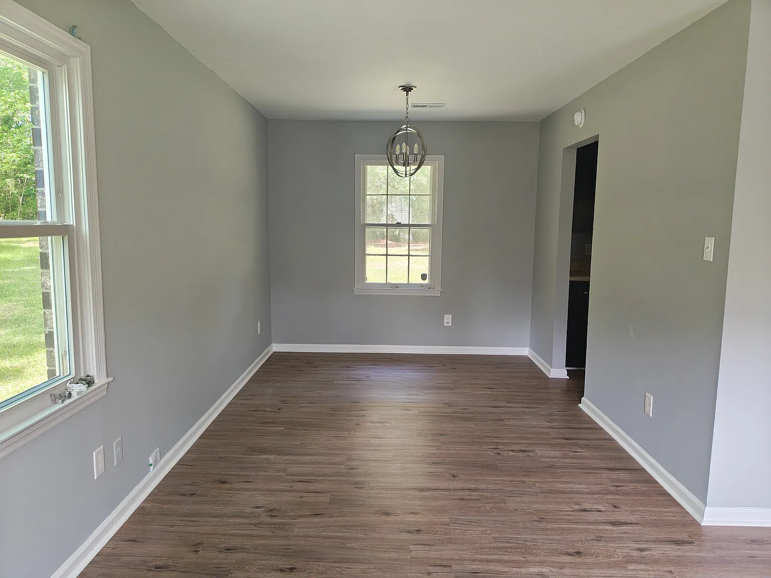3 bed, 1100 sqft, $2,000 — Photo 3