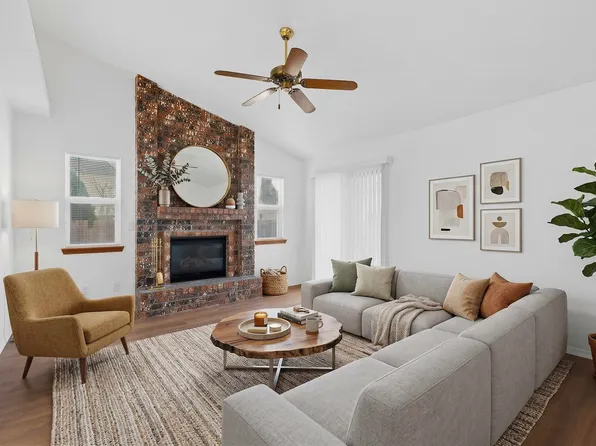 9 Apache Plume Rd, Los Lunas, NM 87031