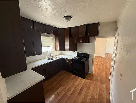 2nd image of 2520 Orange St