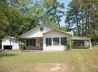 212 College St, Center, TX 75935