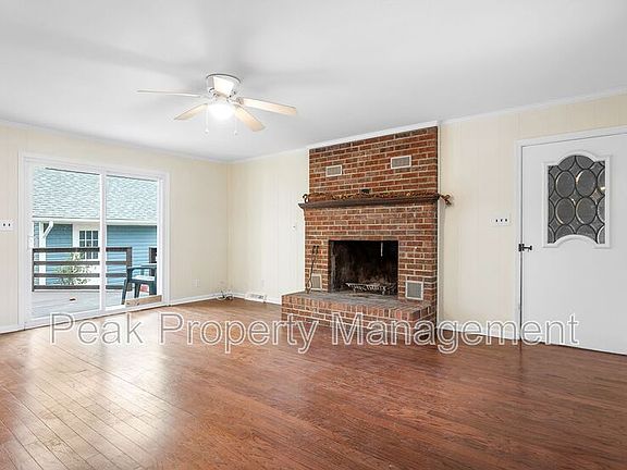 5th image of 3212 Vinton St