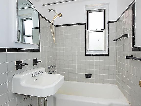 5th image of 2711 Henry Hudson Pkwy W Unit 4A