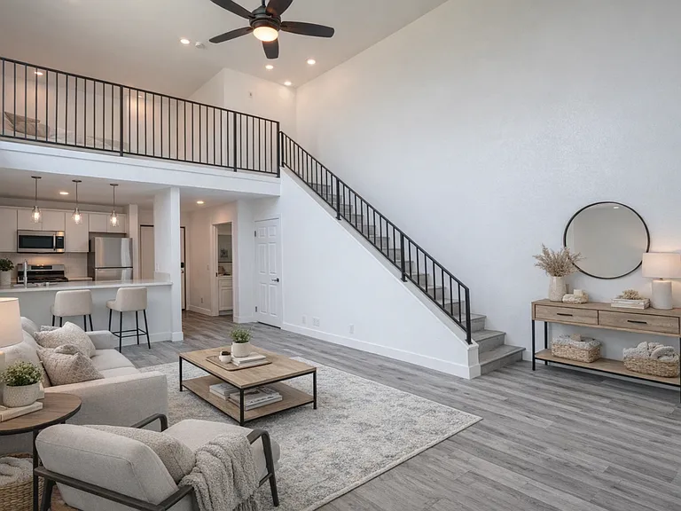 223 N Alvarado St — Photo 2