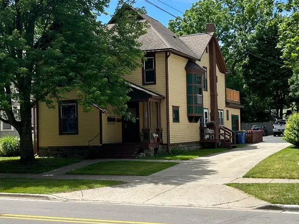 231 College Ave NE, Grand Rapids, MI 49503