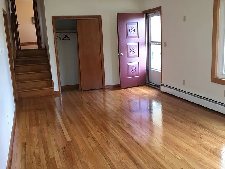 58 Versailles St — Photo 9