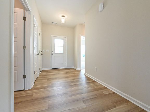4th image of 19 Boston River Dr