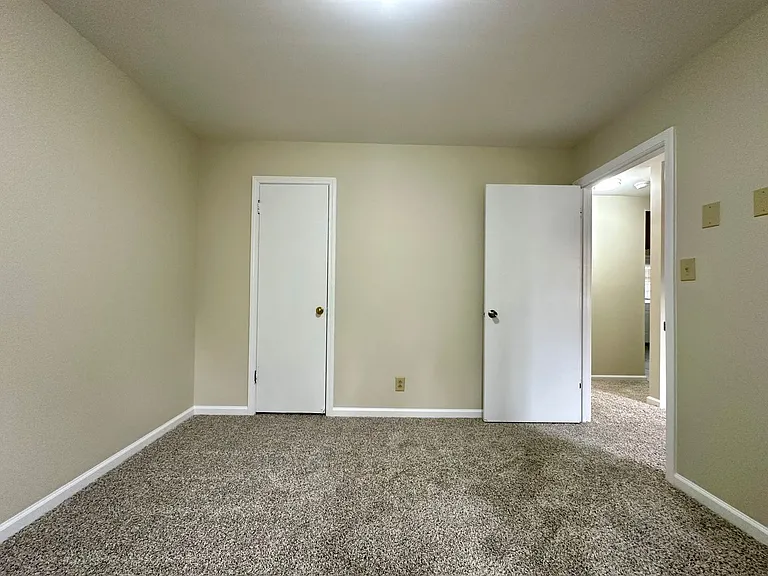 1906 Batts Ln — Photo 12