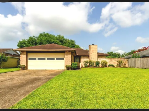 16814 Winnstream Ln, Sugar Land, TX 77498