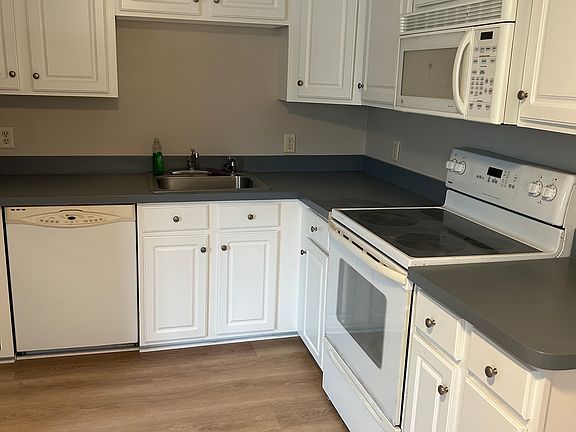 4th image of 78 Center St APT 1-19