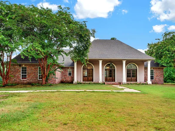 1230 Oak Hill Rd, Poplarville, MS 39470