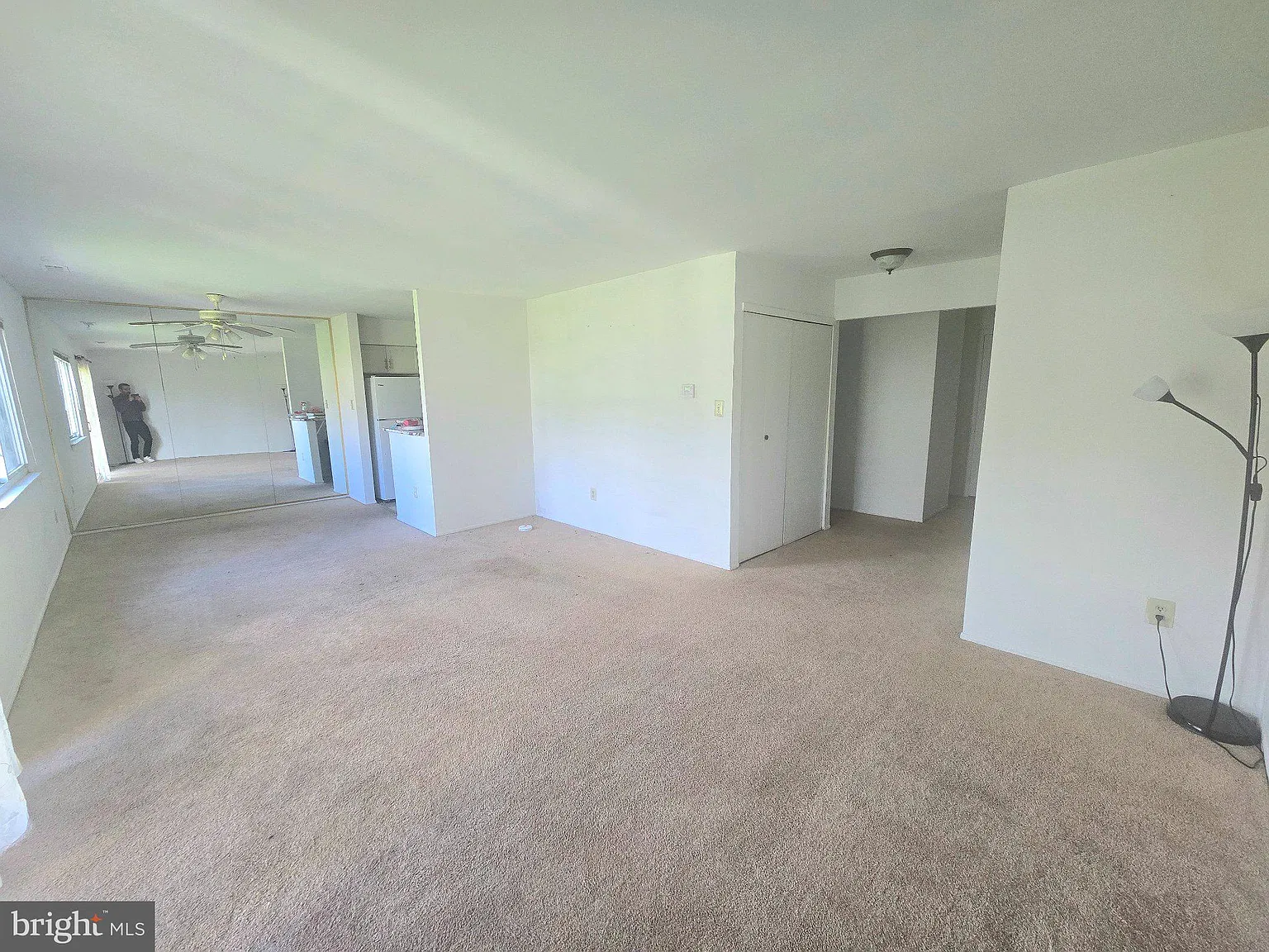 2 bed, 1.0 bath, 1550 sqft, $2,200 — Photo 2